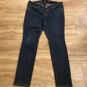 Torrid Slim Legs Jeans Tall Blue 32" Inseam Stretch Women's Plus Size 18T